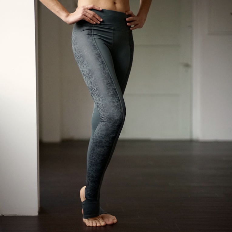 yoga leggings with foot straps