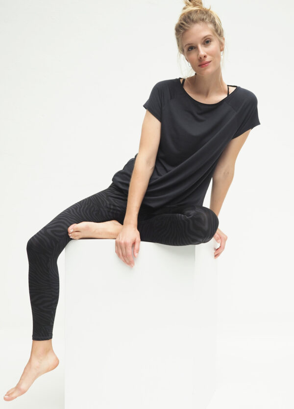 Yoga Tee Jiva - Anthracite mood sitting