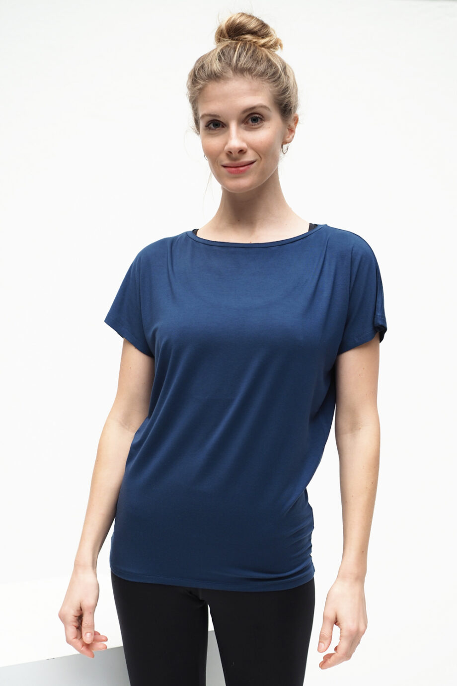 Yoga Tee Manavi - Blue-Kismet Yogastyle