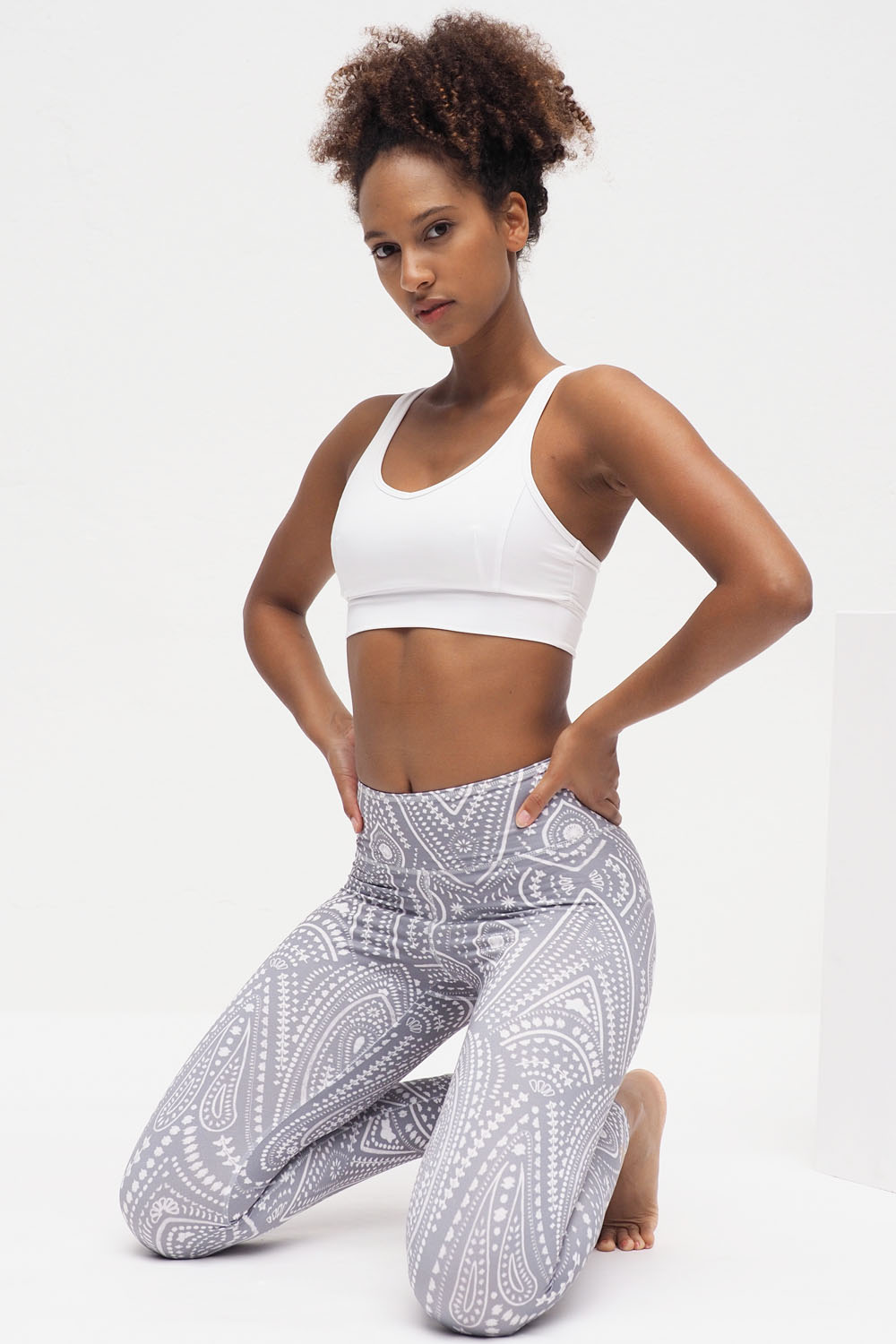 White grey leggings hotsell