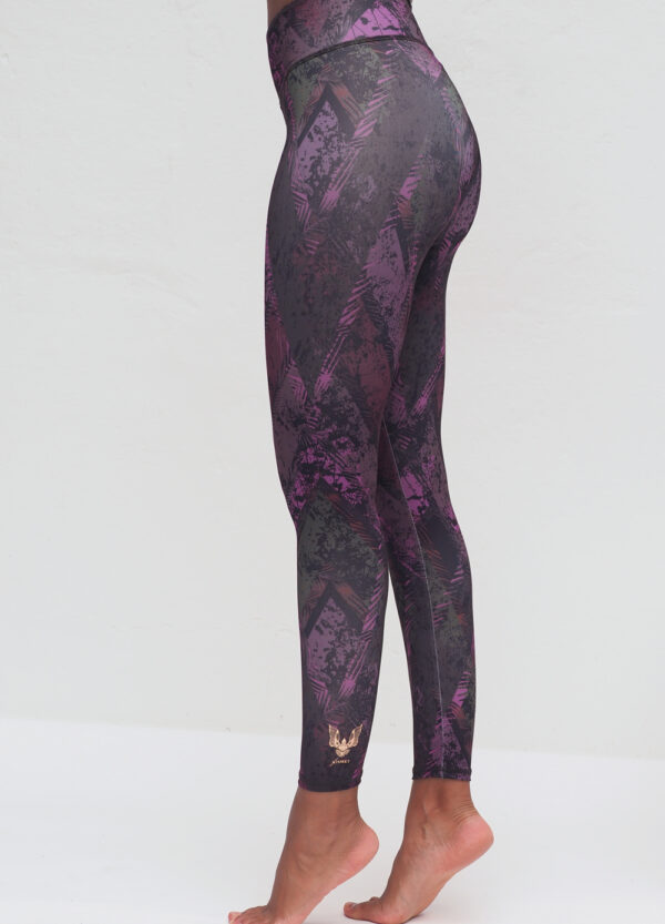 Alternative view of Ganga purple tropicana