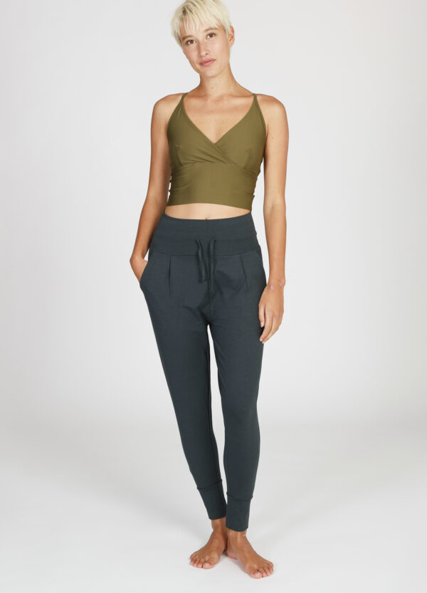 Lux Crop Top Olive
Cosy Pants Seaweed